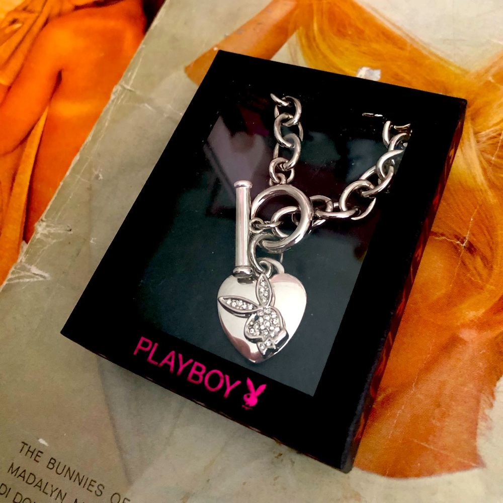Y2K playboy toggle necklace🐇✨